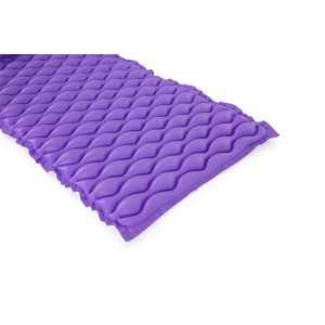 Bestway Luftmatratze Float'n Roll, lila, 213x86 cm, für entspanntes Liegen im Wasser.