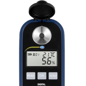 PCE Refraktometer DRU 1 zur Messung von Harnstoff und Refraktionsindex.