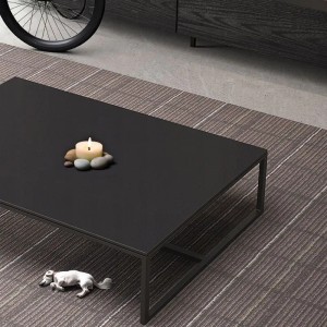 Rechteckiger, schwarzer Couchtisch „Rebiko“ im Industrial Loft Stil, 120 cm breit.