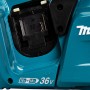 Detailaufnahme: Akku-Fach der Makita Akku-Kettensäge DUC353Z, 2x18V.