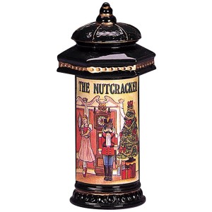 Runder Weihnachtsdeko-Kiosk mit Nussknacker-Motiv für ein festliches Weihnachtsdorf.