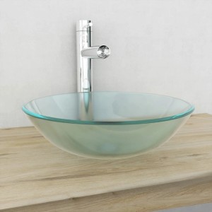 Rundes mattiertes Hartglas-Waschbecken (42 cm) auf Holzplatte mit Chromarmatur. Modernes Aufsatzwaschbecken für Bad.