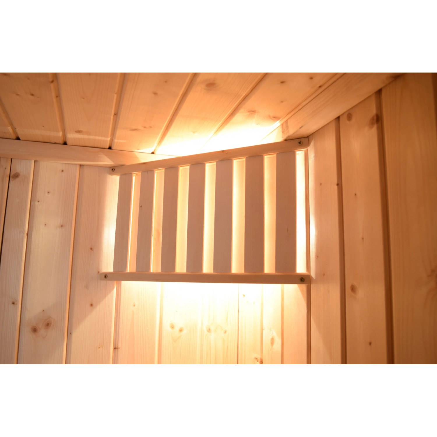 Detailansicht der Holzverkleidung und Lüftung einer Weka Infrarotsauna Uppsala.