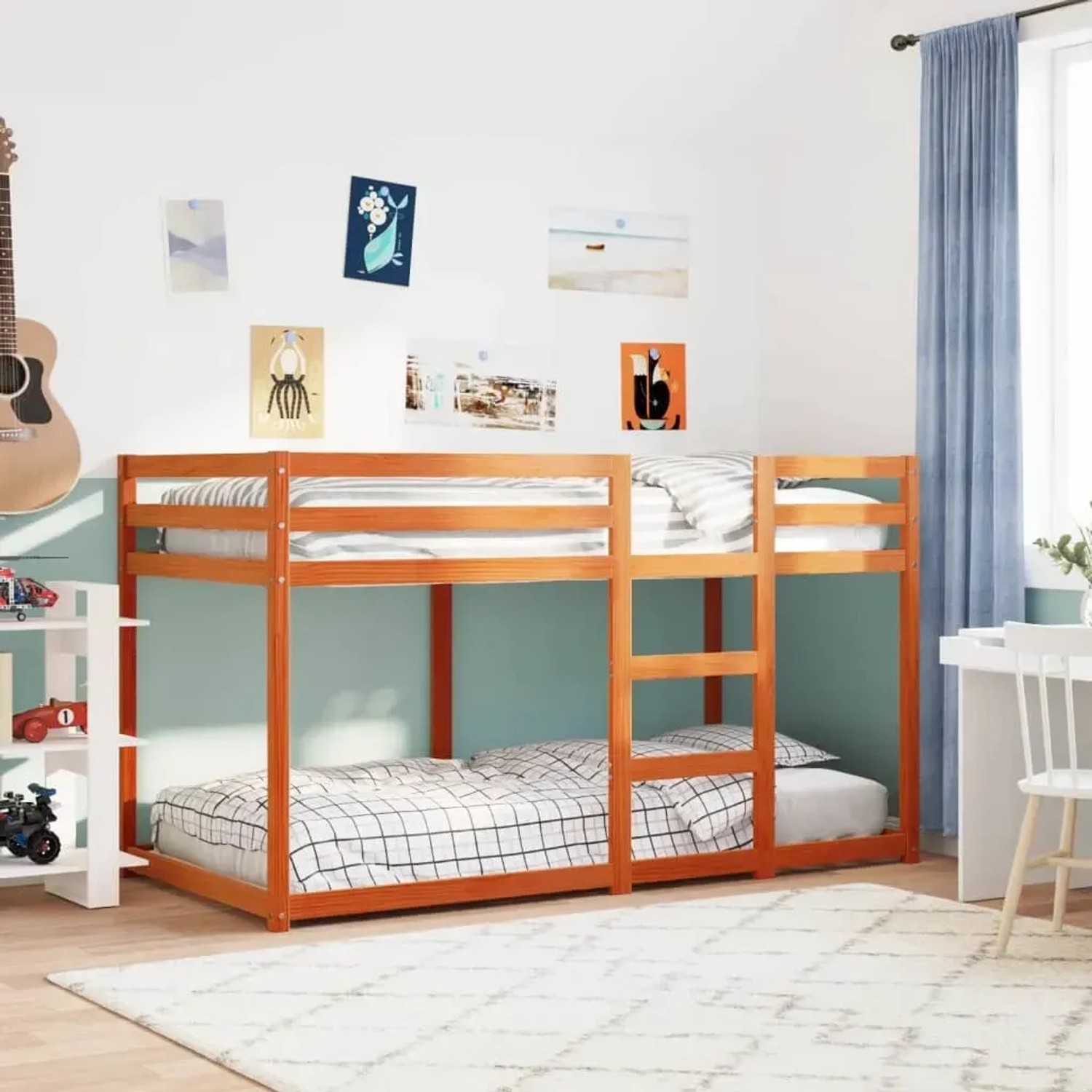 Etagenbett aus Kiefernholz, wachsbraun, 90x190 cm. Platzsparendes Kinderbett mit Leiter und Rausfallschutz.