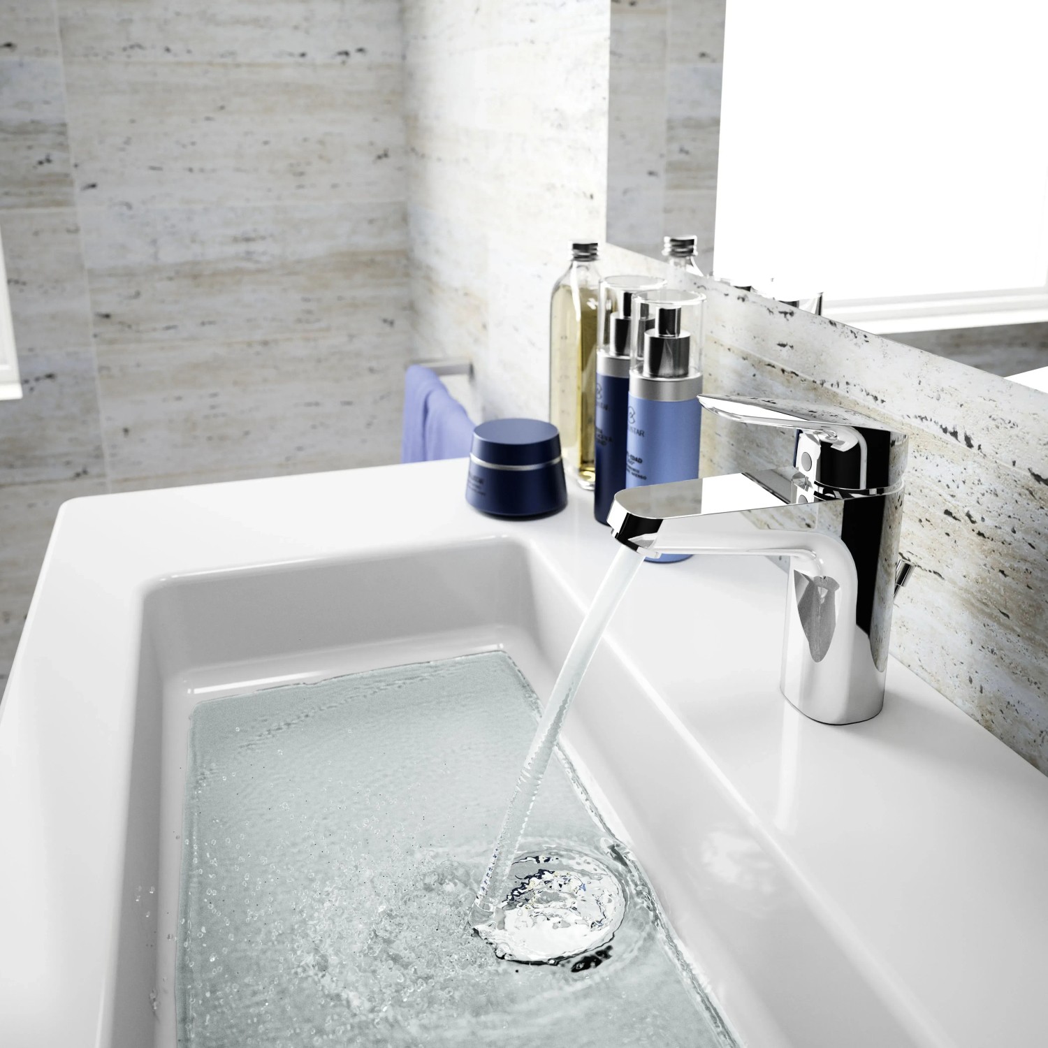 Ideal Standard Ceraflex Armatur Paket mit Waschtisch- und Brausearmatur in Chrom auf Waschbecken.