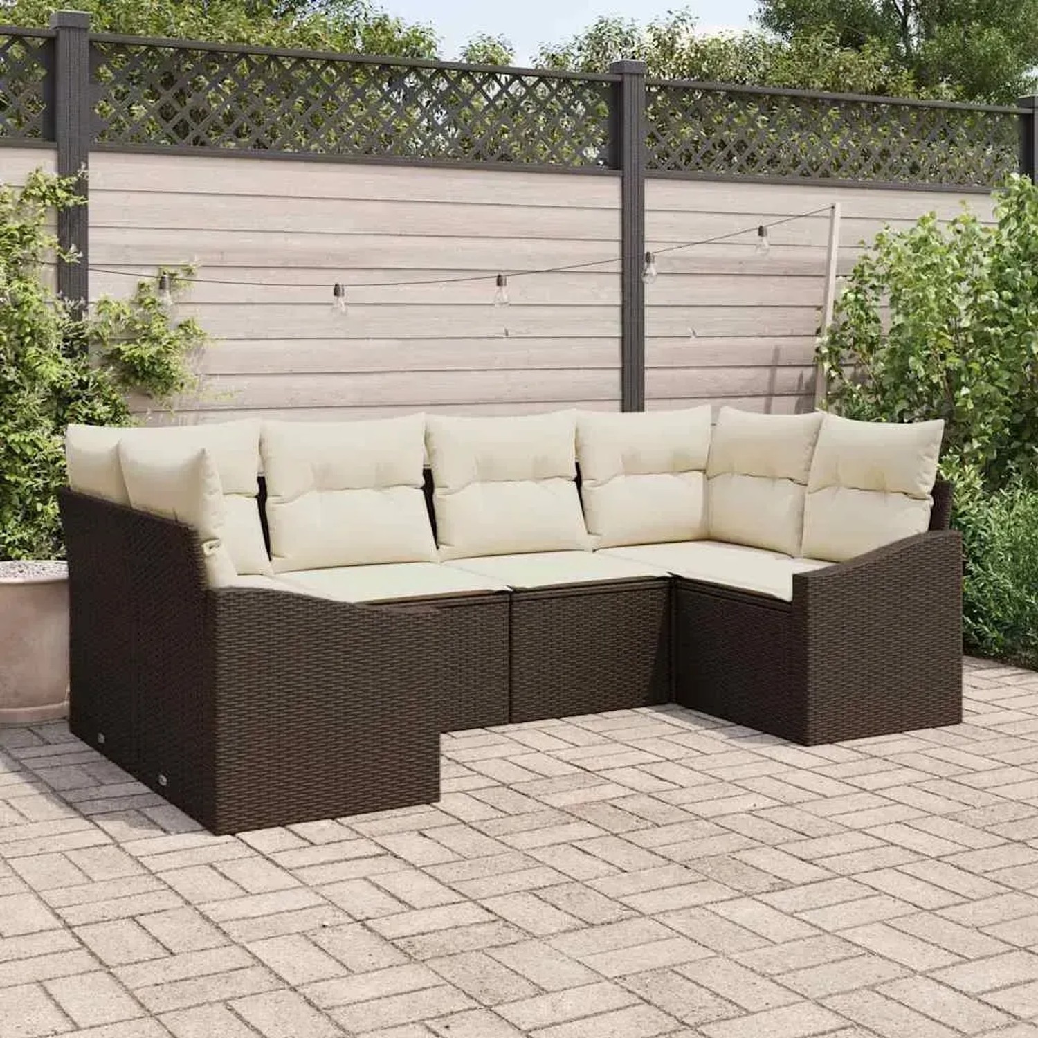 Braunes 6-tlg. vidaXL Garten-Sofa-Set aus Polyrattan mit cremefarbenen Kissen.