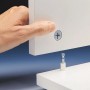Detailaufnahme: Montage des OPTIFIT Küchen-Hängeschranks Kiel420 mit Exzenterverbinder.