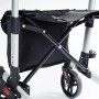 Detailansicht: Schwarzer Ridder Rollator Premium mit Sitzfläche und Einkaufstasche.
