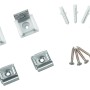 Spiegelklammerset: 4 silberne Halterungen, Schrauben und Dübel für die Spiegelmontage.