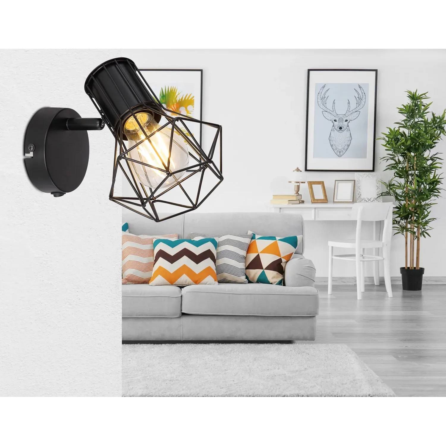 Schwarzer Globo Wandstrahler Priska mit E27 Fassung und Gitter-Design.