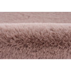 Detailaufnahme: Lalee Teppich Heaven 800 in Powderpink, ein weicher Hochflorteppich aus Kunstfell.