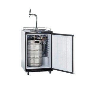 Ich-Zapfe Bierzapfanlage BK160 schwarz mit geöffneter Tür und Bierfass. Kühlschrank für bis zu 50L Fässer.