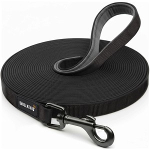 Schwarze Rudelkönig Schleppleine, 20 m, aus Nylon mit Handschlaufe und Karabinerhaken.