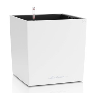 Weißer Lechuza CUBE Color 40 Pflanzkübel aus Kunststoff mit Bewässerungssystem.
