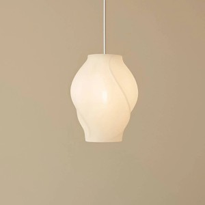 Weiße Lucande Pendelleuchte Tovina aus Textil, skandinavisches Design für Wohnzimmer.