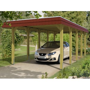 Skan Holz Carport Spreewald mit roter Blende und Auto. Holzkonstruktion mit flachem Dach.