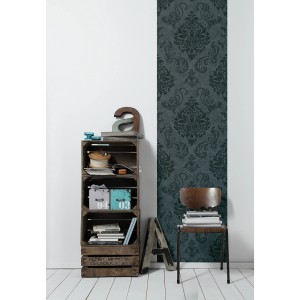 Anthrazitfarbenes Barock Tapeten Panel mit Ornamenten, selbstklebend, als Wandpaneel im Vintage-Stil.