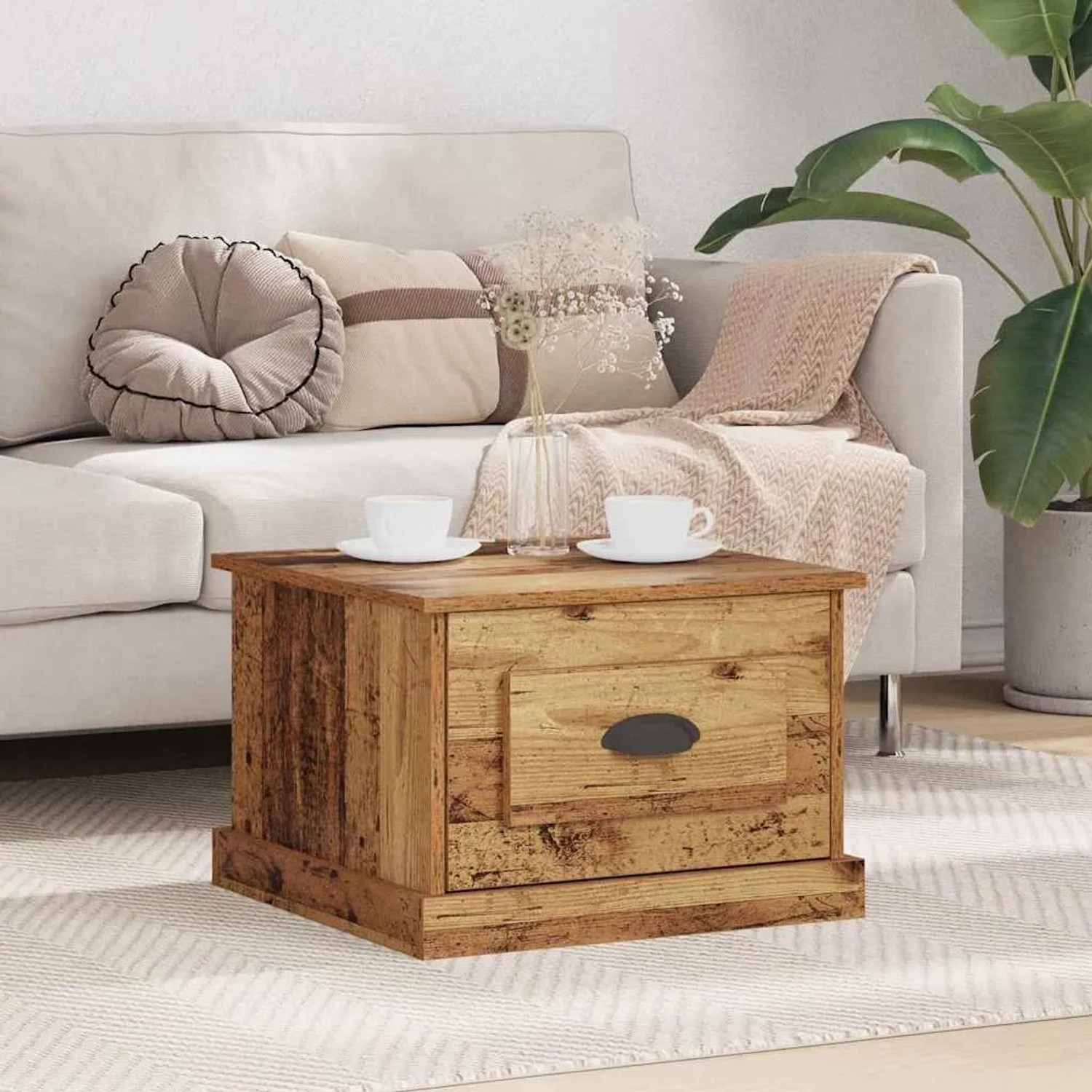 Quadratischer vidaXL Couchtisch aus Holzwerkstoff in Altholz-Optik mit Schublade im Wohnzimmer.