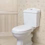Kerra Retro Stand WC Toilette aus weißer Keramik mit Softclosing Sitz, klassisches Vintage Design für Ihr Bad.