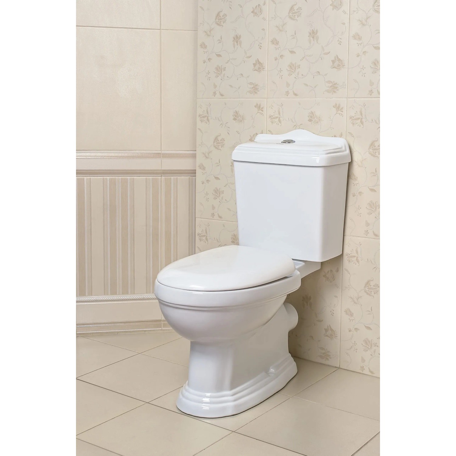 Kerra Retro Stand WC Toilette aus weißer Keramik mit Softclosing Sitz, klassisches Vintage Design für Ihr Bad.