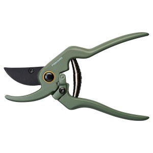 Fiskars Pflanzenschere Grün, Bypass-Klinge für saubere Schnitte bis 18mm Durchmesser.