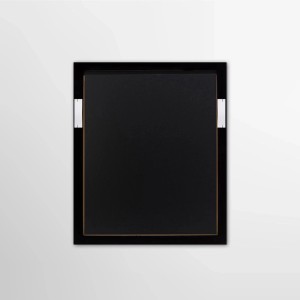 Rückseite des Art Universe Leinwandbilds 50x60 cm: schwarzer Rahmen, schwarze Rückwand, flexible Aufhänger zur Wandmontage.