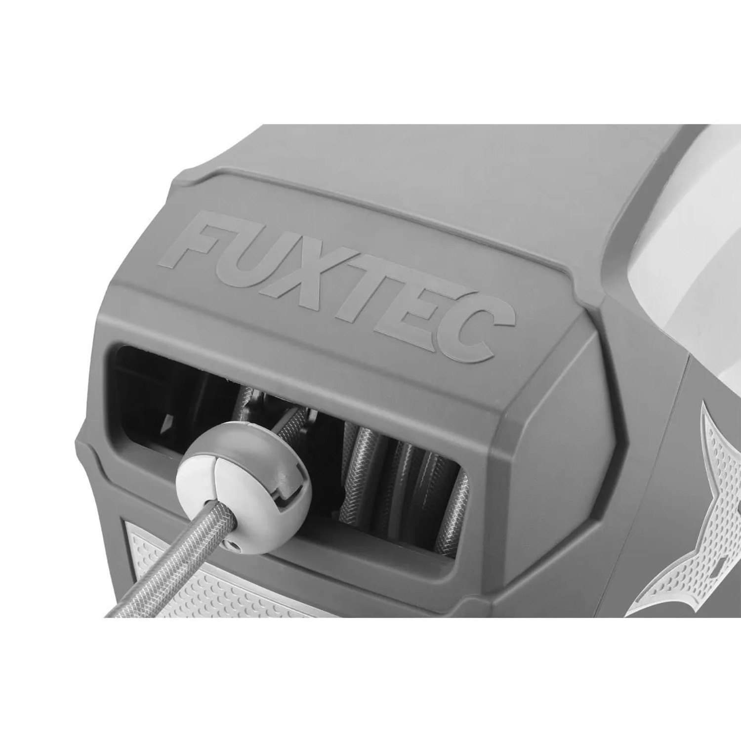 FUXTEC Wasserschlauchaufroller 20m mit automatischem Einzug. Graues Gehäuse, Schlauchführung und aufgerollter Schlauch.