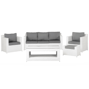 Weißes Lounge Set ROMA aus Polyrattan mit grauem Kissen, bestehend aus Sofa, Sesseln, Hocker und Tisch.