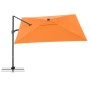 Orangefarbener, rechteckiger Doppler Ampelschirm MyZone, geöffnet, mit Kurbelmechanik und stabilem Mast. Sonnenschutz für Garten.