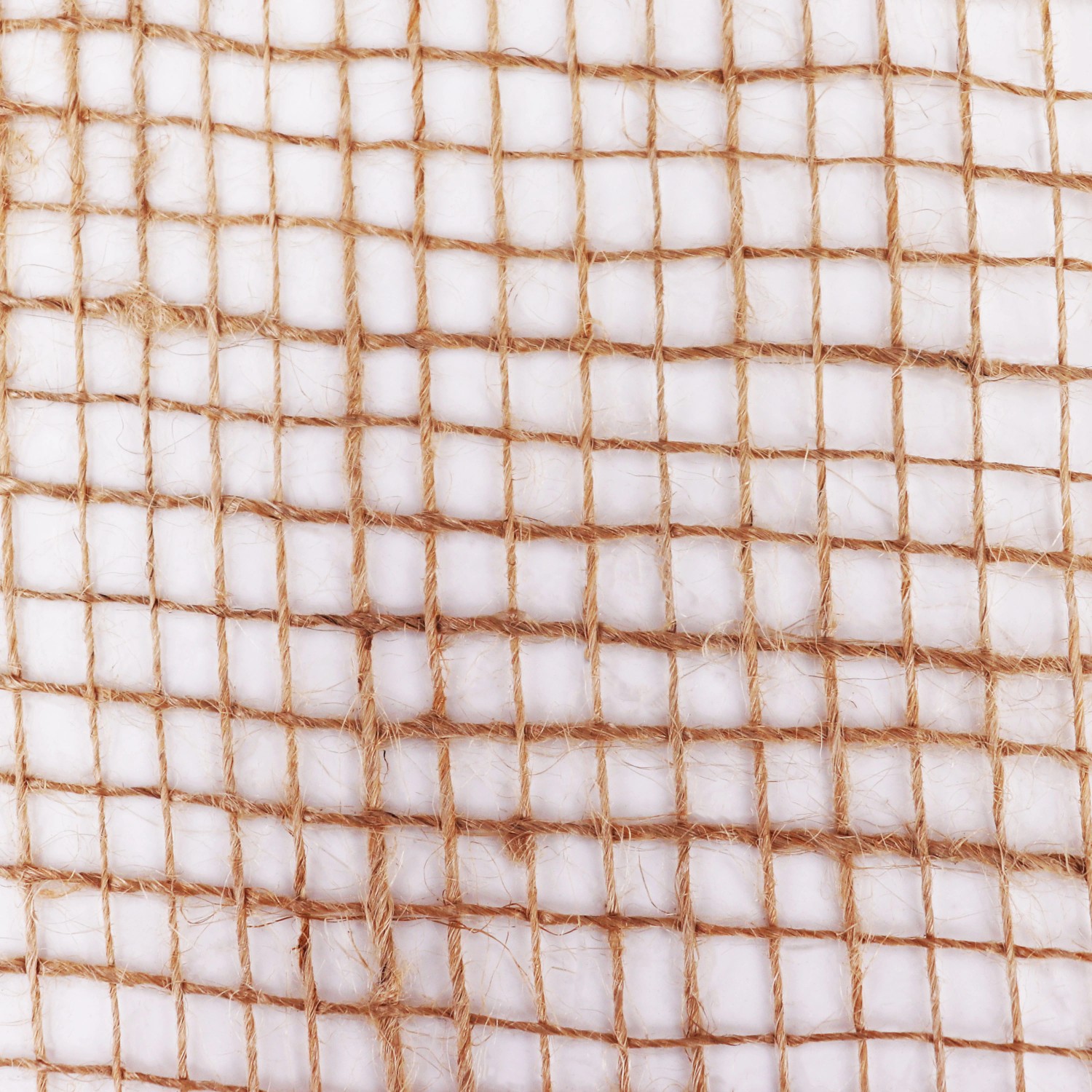 Detailaufnahme des Aquagart Jutegewebes (105g/m²) als Beet- und Pflanzenschutz.