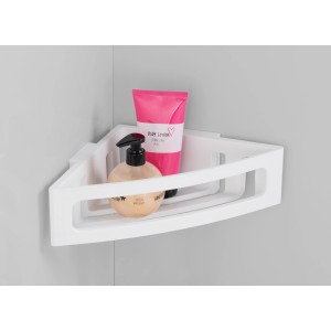 Weiße Wenko Power-Loc Eckablage Bralia mit Badutensilien in Duschecke.