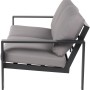 Detailansicht des Home Deluxe Lounge-Sets Rio L: Sofa mit hellgrauen Kissen und schwarzem Aluminiumrahmen.