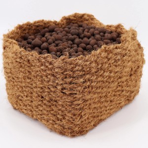 Aquagart Kokos Pflanzkorb (20x20x15cm) gefüllt mit Substrat, ideal für Teichbepflanzung.