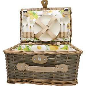 Geöffneter Picknickkorb mit Zitronenmuster, 24-teilig, inklusive Geschirr und Besteck für 4 Personen.