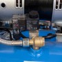 Detailaufnahme: Druckschalter und Anschlüsse am Güde Kompressor Airpower 150/8/24.
