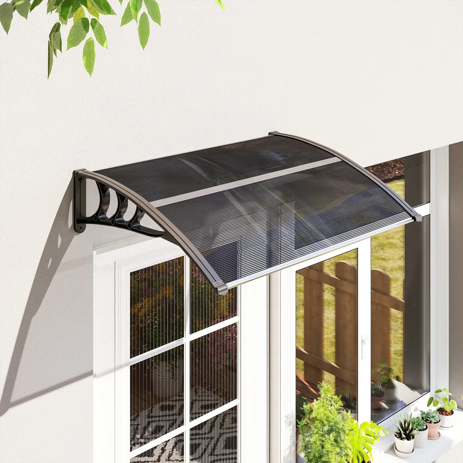 Schwarzes Outsunny Haustürvordach aus Polycarbonat, 100x75x23cm, montiert über einer Tür.