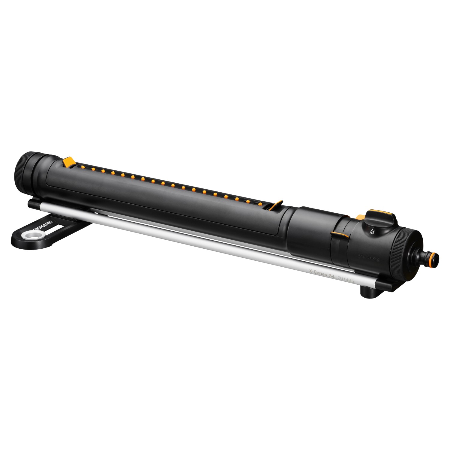 Fiskars Oszillierender Regner X-Series S-L, schwarz-orange, für eine gleichmäßige Bewässerung.