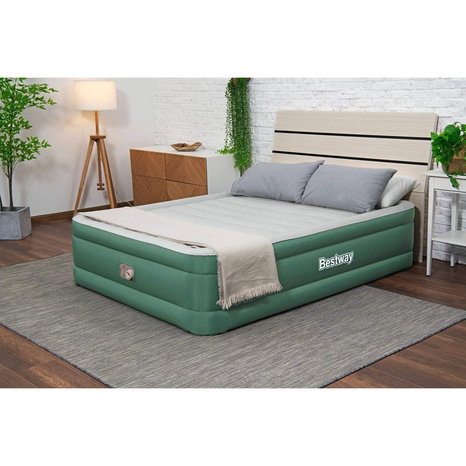 Bestway Luftbett, selbstaufblasend, 203x152x46cm, grün, für Camping & Zuhause.