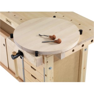 Sjöbergs Hobelbank Nordic Plus 1.450 aus Birke mit runder Werkstückauflage und Werkzeugen.