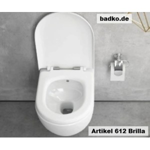 Weißes spülrandloses Kreabad Taharet Wand-WC mit Softclose-Sitz, offen, für Hygiene im Badezimmer.