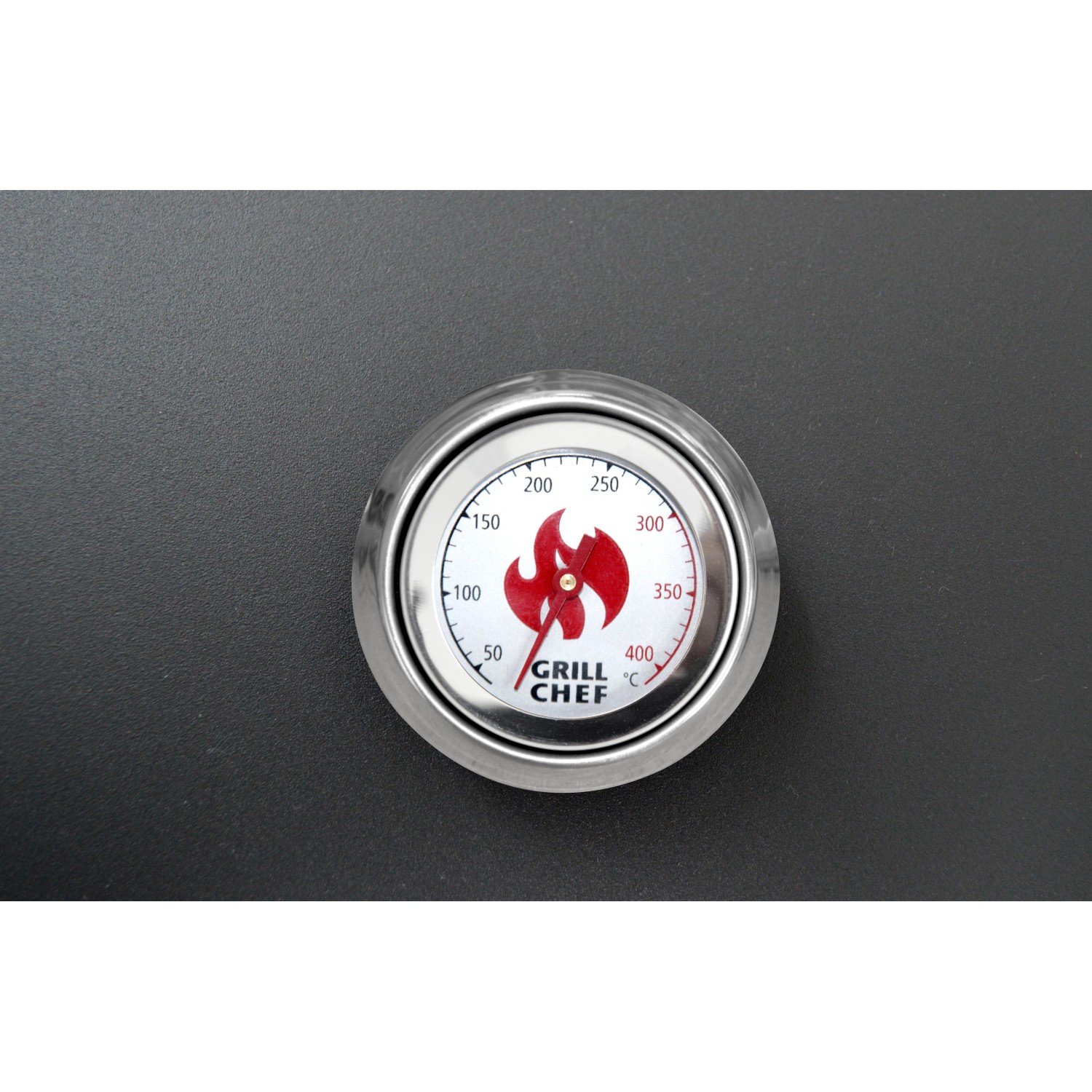 Detailaufnahme des Deckelthermometers am Grillchef Holzkohlegrillwagen.