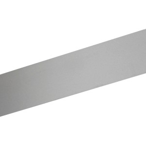 Silbernes Arcansas Winkelprofil, gleichschenklig, aus Aluminium, 50x50x1000 mm.
