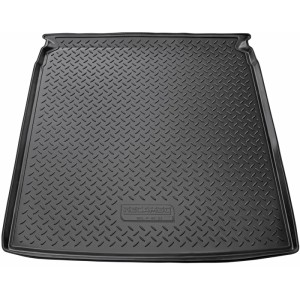 Schwarze Gummi Kofferraumwanne für VW Passat B7 Stufenheck (2010-2014), passgenau.