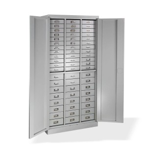 PROREGAL Schubladenschrank, Lichtgrau, mit 60 Schubladen und geöffneten Türen. Aktenschrank für Büro und Werkstatt.