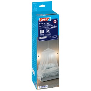 tesa® Insect Stop Mücken Bettnetz in Verpackung, weißes Moskitonetz über Bett