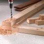 kwb Akku Top Schlangenbohrer bohrt Loch in Holz mit Akkuschrauber. Holzbohrer für präzise Löcher.