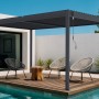 Freistehende, graue Cazeboo Piana Bioklimatische Pergola 4x3m aus Aluminium mit Stahl-Lamellen und Kurbel.