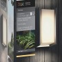 Verpackung der Philips Hue Turaco LED-Wandleuchte in Anthrazit. Smarte Außenleuchte.