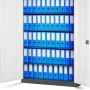 Jan Nowak Büro Aktenschrank, Anthrazit-Weiß, offen mit blauen Aktenordnern. Abschließbarer Metallschrank mit verstellbaren Böden.