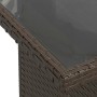 Detailansicht des braunen vidaXL Gartenmöbel-Tisches aus Polyrattan mit Glasplatte.